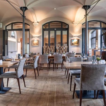 Schlossgut Groß Schwansee Екстериор снимка Restaurant Restaurant St. Peter