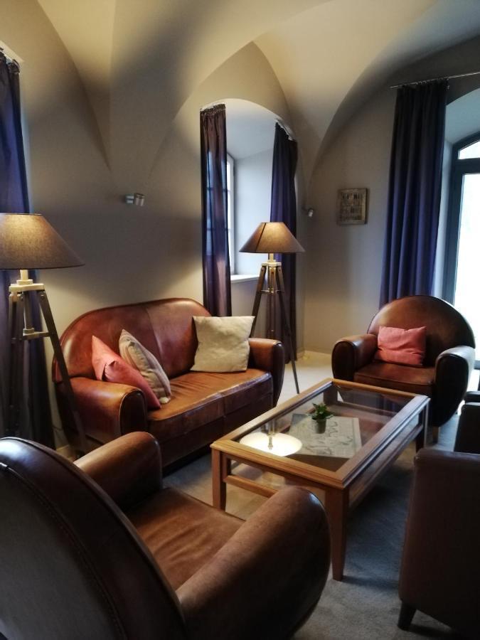Schlossgut Groß Schwansee Екстериор снимка The lounge at the station