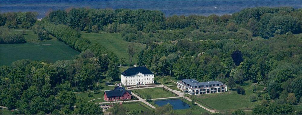 Schlossgut Groß Schwansee Екстериор снимка Aerial view of the main buildings