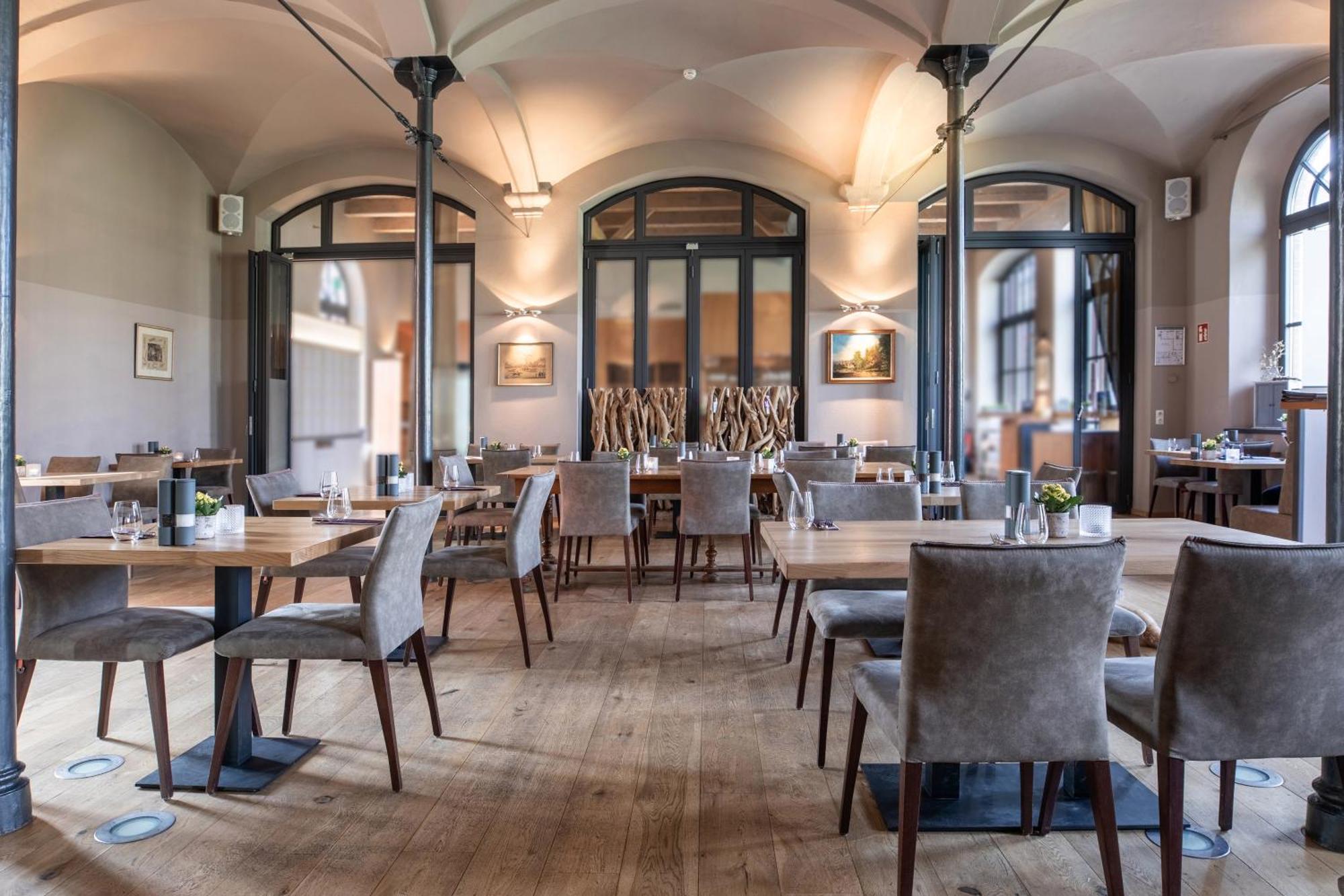 Schlossgut Groß Schwansee Екстериор снимка Restaurant Restaurant St. Peter