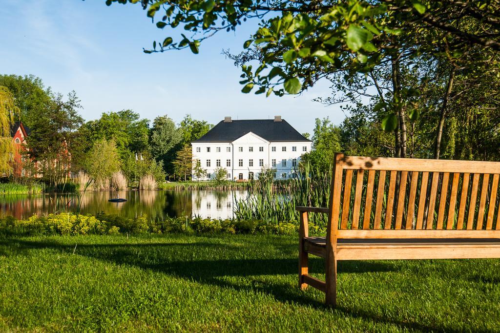 Schlossgut Groß Schwansee Екстериор снимка The manor house