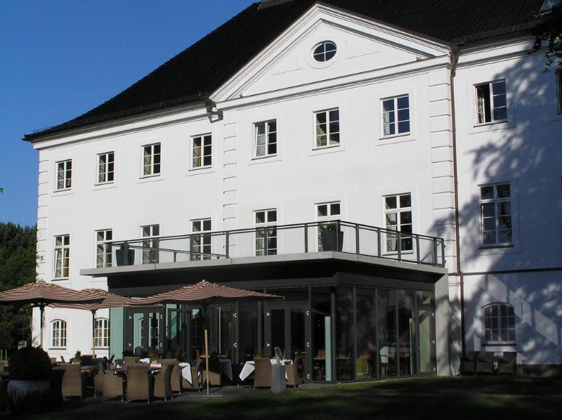 Schlossgut Groß Schwansee Екстериор снимка The former hunting lodge of the Prince of Schwarzenberg