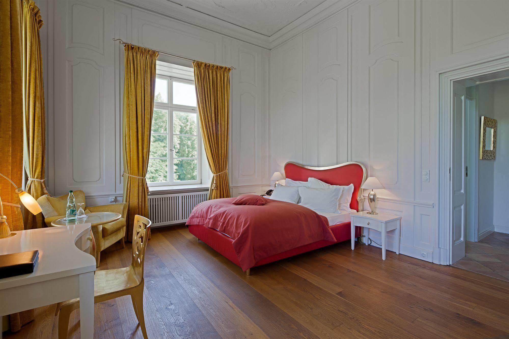 Schlossgut Groß Schwansee Екстериор снимка A bedroom at the hotel